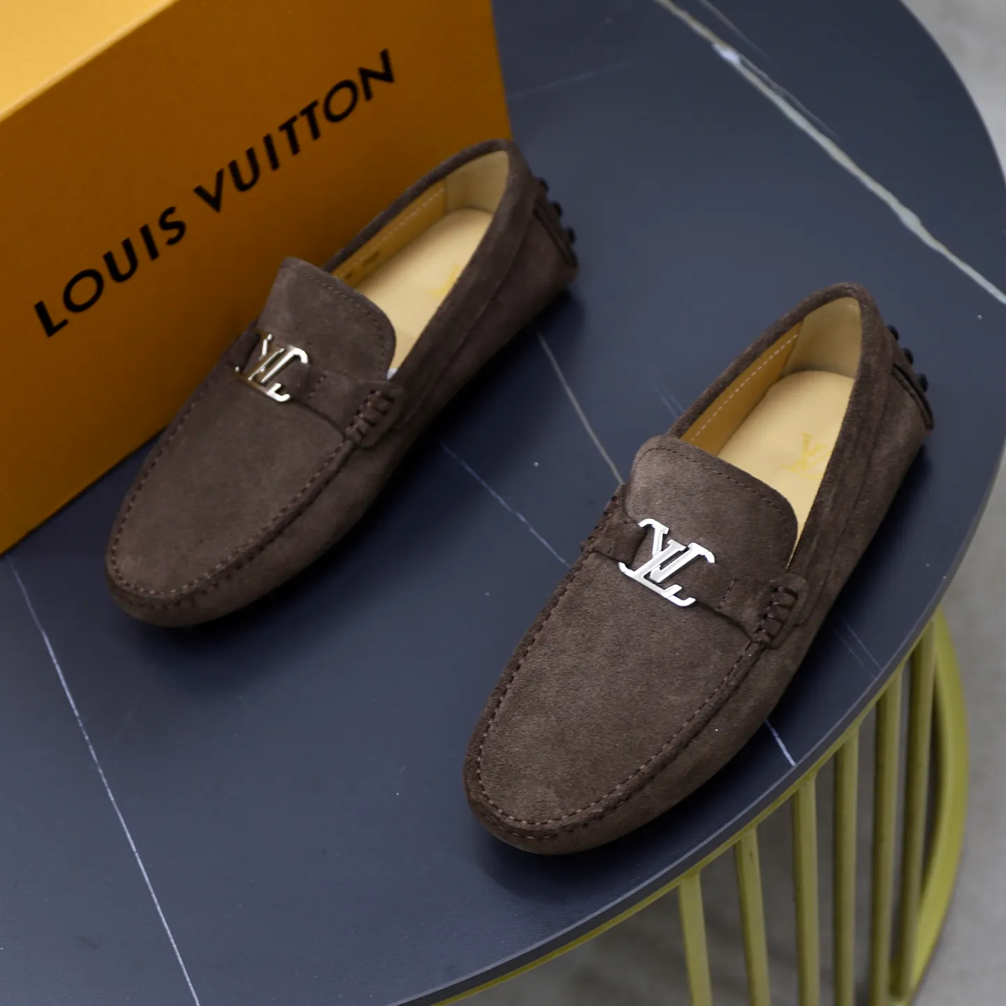 Ex-factory price: 480💰【LV】Louis Vuitton ⚠️High-end men’s driving and pedal series ⚠️38-44 (customized for 45) ⚠️All original cowhide leather! Thick and soft! Made entirely of calfskin lining! The latest non-slip beanie sole! Three-dimensional package technology! Fashionable and classic! Handicrafts! Original high quality! Feel free to compare!